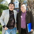Agust� Agull�, t�cnic del Casal Jaume I d'Elx, amb Joan Carles Mart�